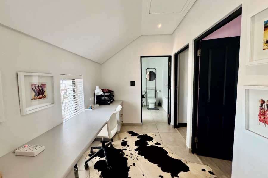 To Let 3 Bedroom Property for Rent in Graanendal Western Cape